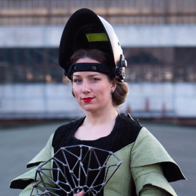 Александра Weld Queen